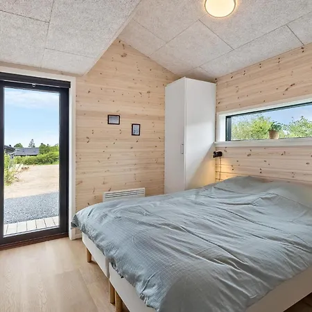 Gorgeous In With Kitchen Holiday home *