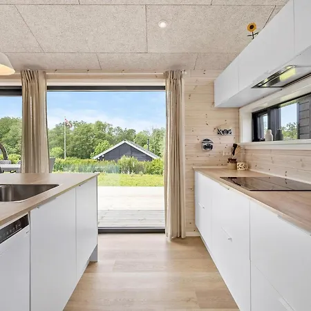 Gorgeous In With Kitchen Holiday home *