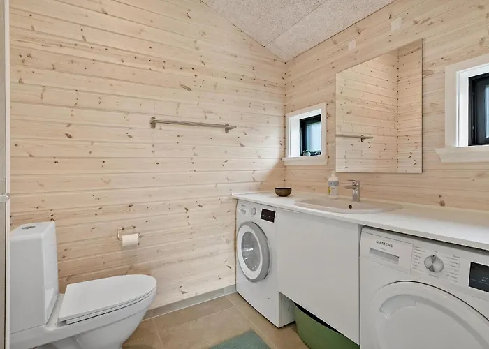 Holiday home Gorgeous In With Kitchen Frorup
