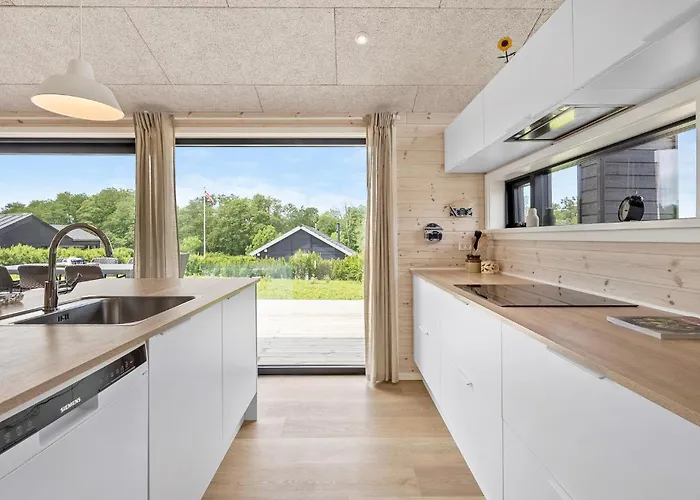 Gorgeous In With Kitchen Feriehus *